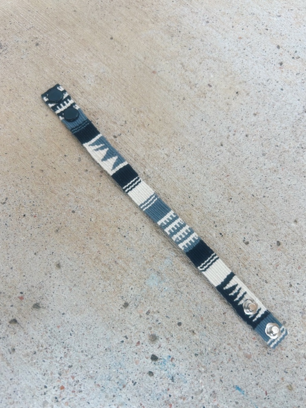 Mayan Hands Fair Trade Cinta Friendship Bracelet - Black and White